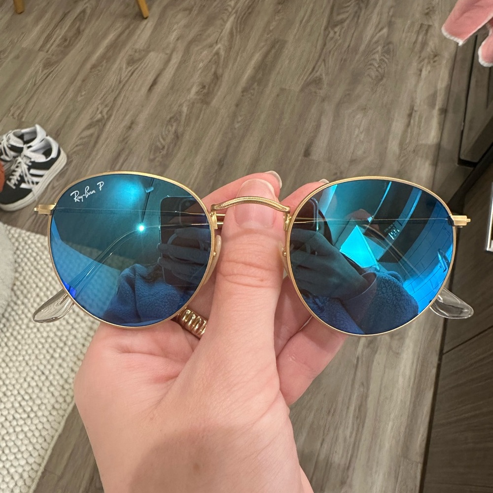 Ray-Ban Round Gold Frame with Polarized Blue Lenses